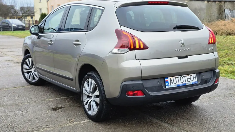 PEUGEOT 3008 -