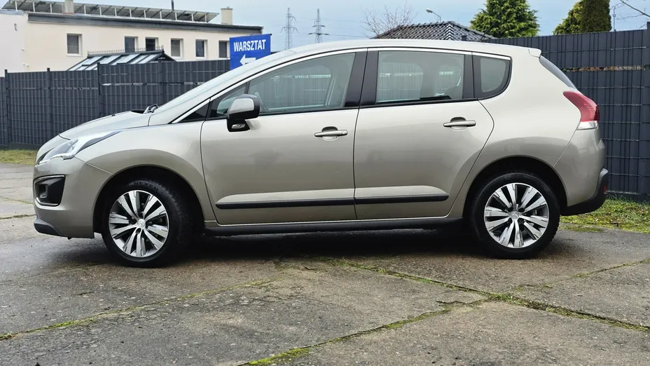 PEUGEOT 3008 -
