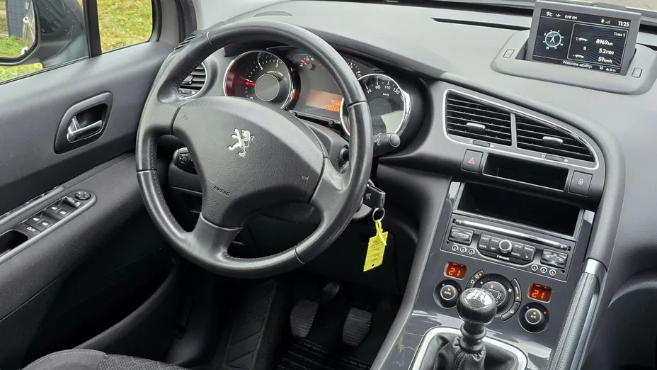 PEUGEOT 3008 -