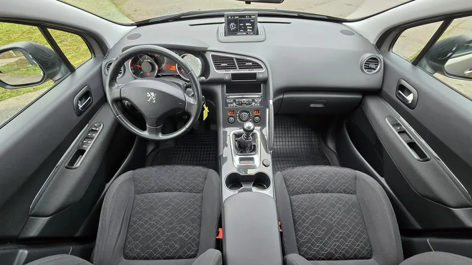 PEUGEOT 3008 -