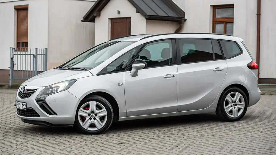 OPEL Zafira -
