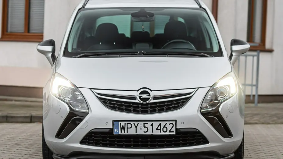OPEL Zafira -