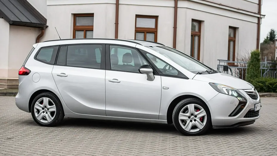 OPEL Zafira -