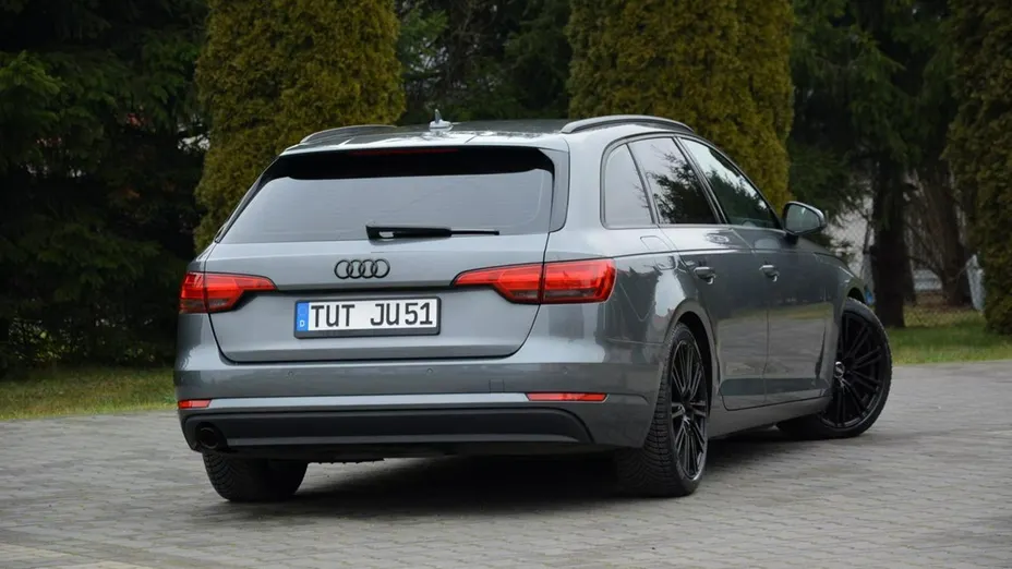 AUDI A4 -