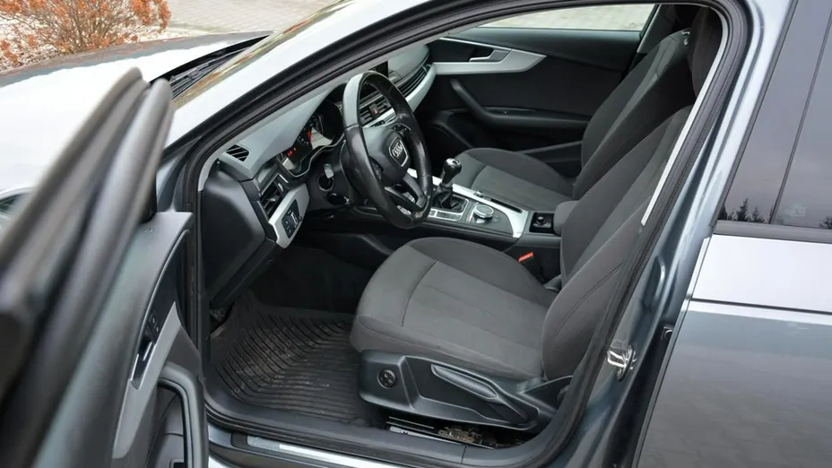 AUDI A4 -