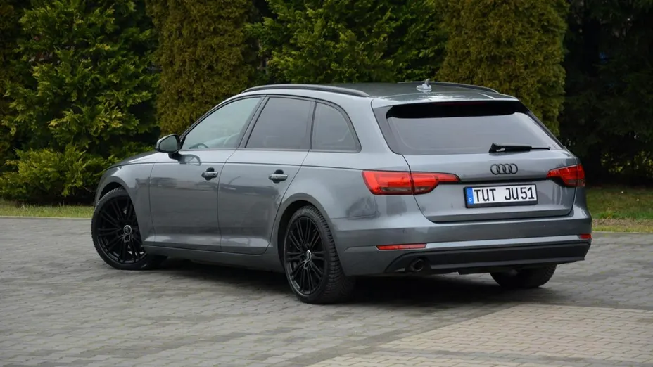 AUDI A4 -