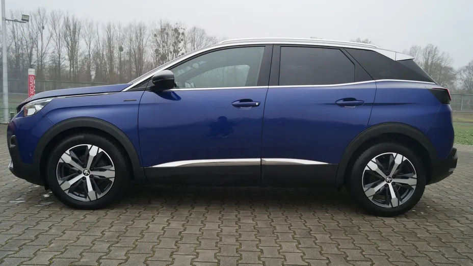 PEUGEOT 3008 -