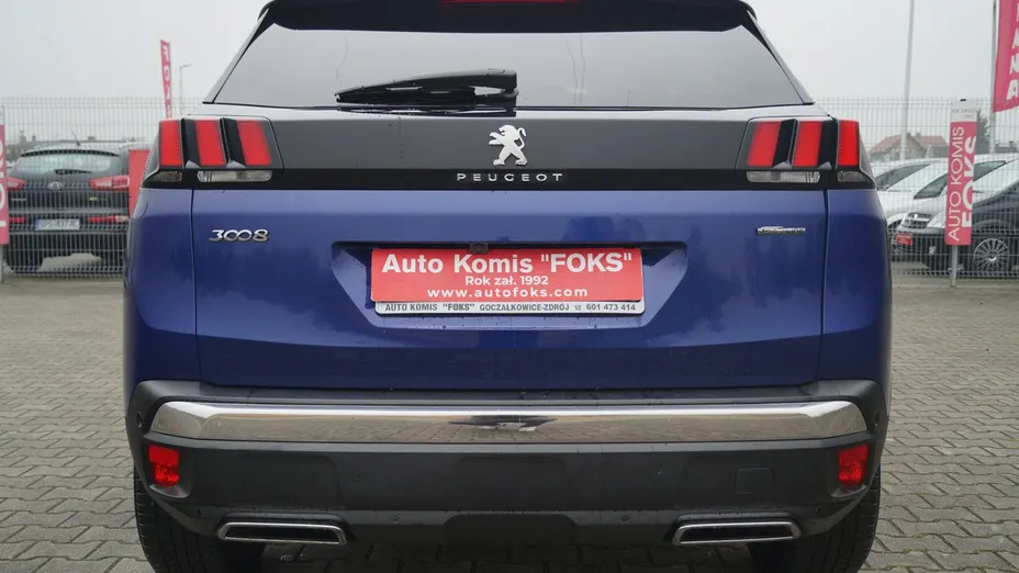 PEUGEOT 3008 -
