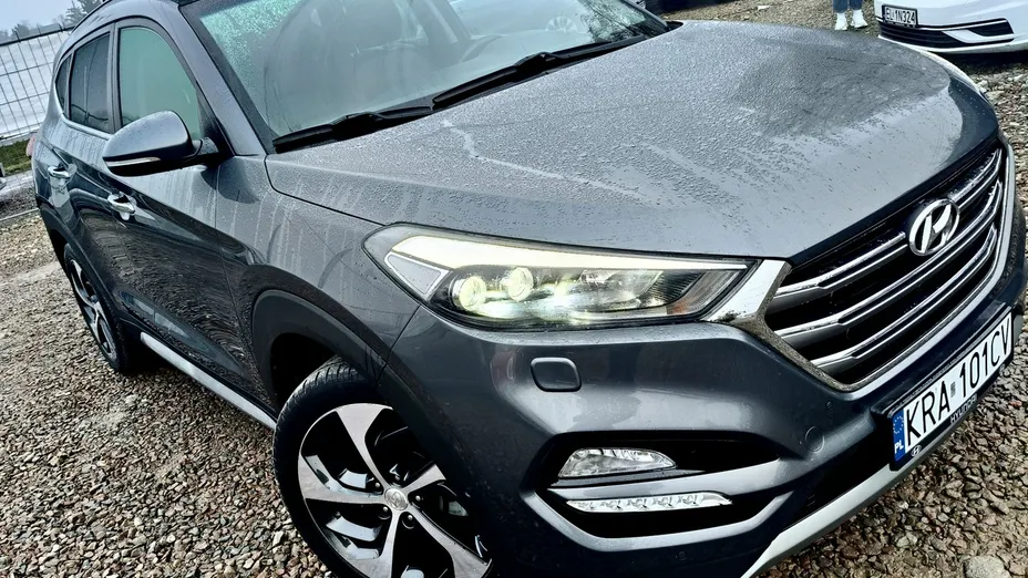 HYUNDAI Tucson -