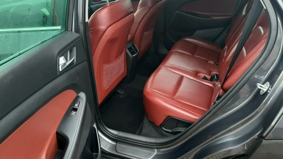 HYUNDAI Tucson -