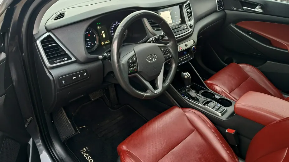 HYUNDAI Tucson -