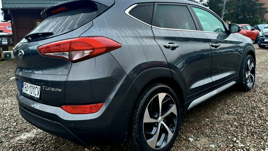 HYUNDAI Tucson -