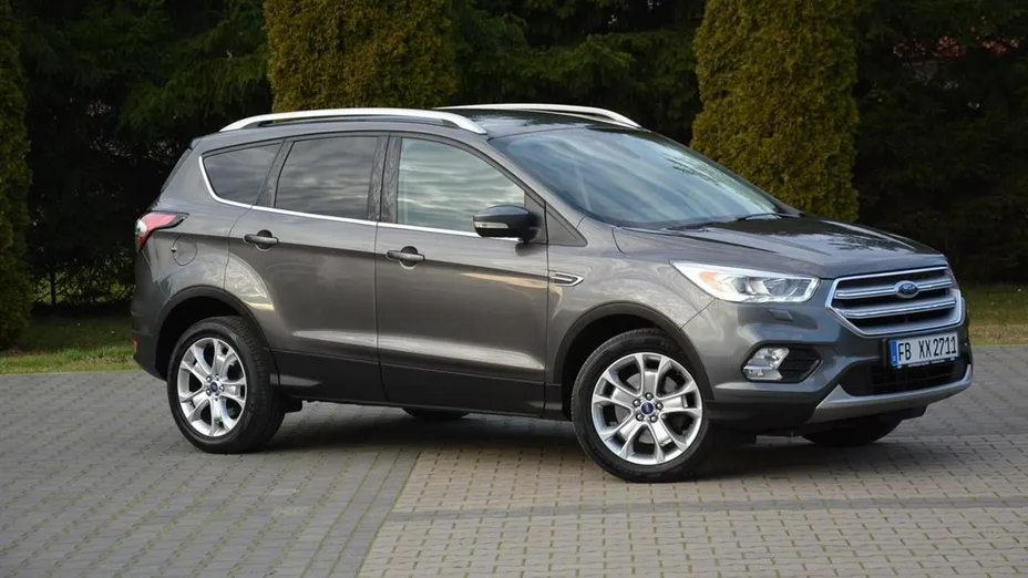 FORD Kuga -