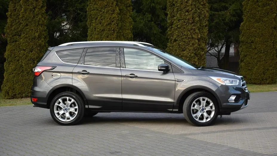 FORD Kuga -