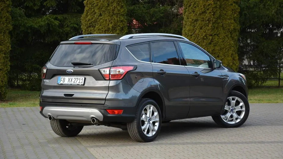FORD Kuga -