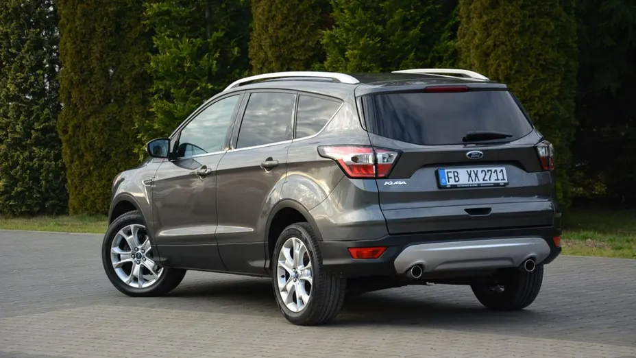 FORD Kuga -