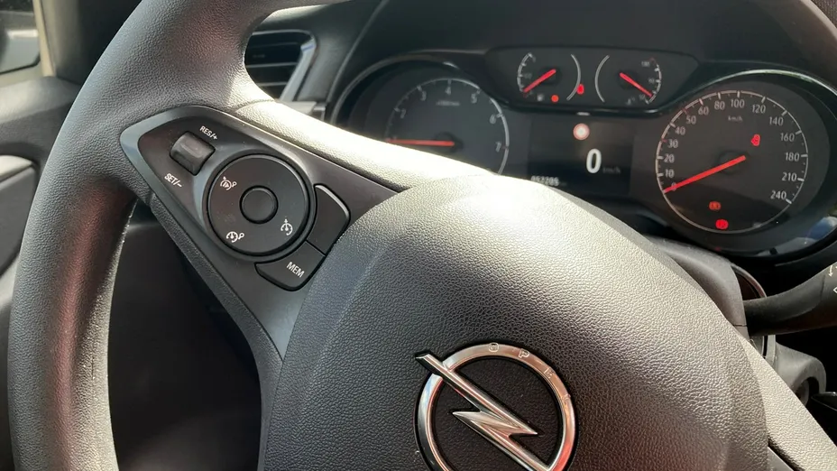 OPEL Corsa -