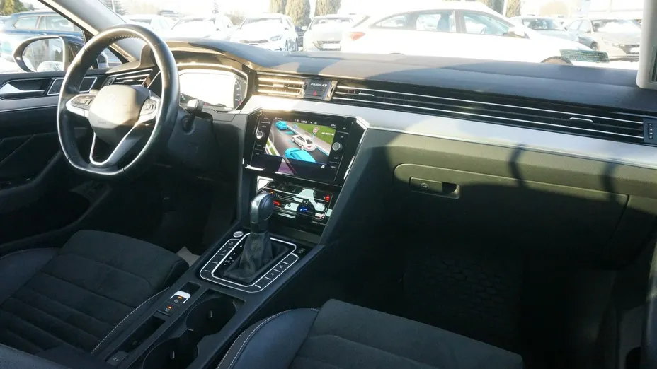 VOLKSWAGEN Passat -