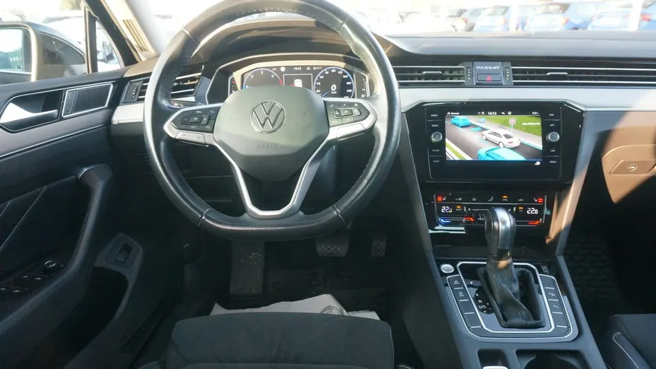 VOLKSWAGEN Passat -