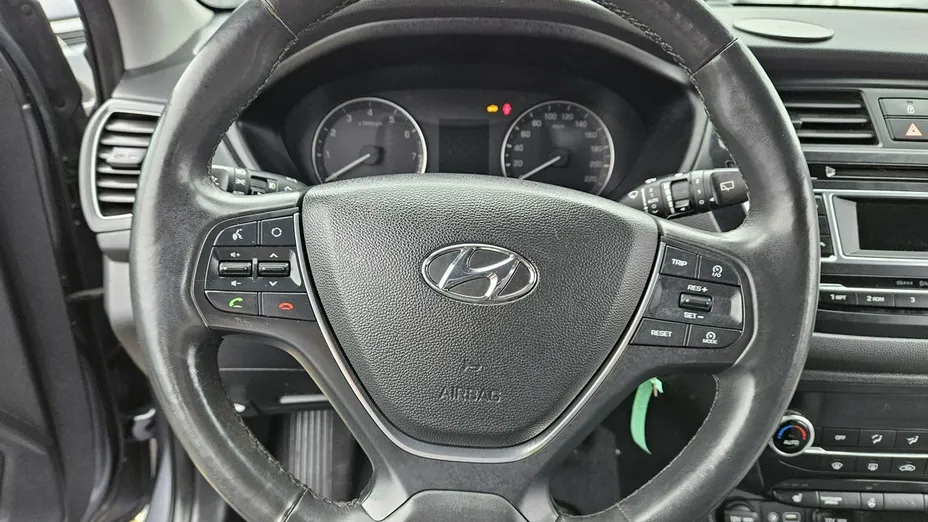 HYUNDAI i20 -