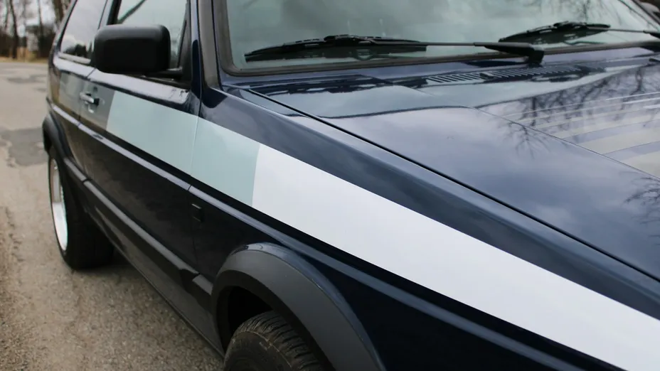 VOLKSWAGEN Golf -