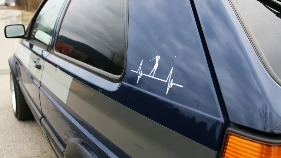 VOLKSWAGEN Golf -