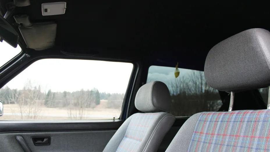VOLKSWAGEN Golf -