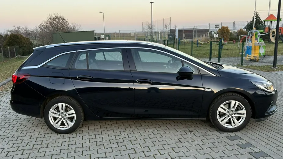OPEL Astra -