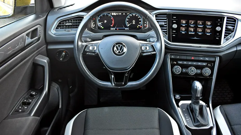 VOLKSWAGEN T-ROC -