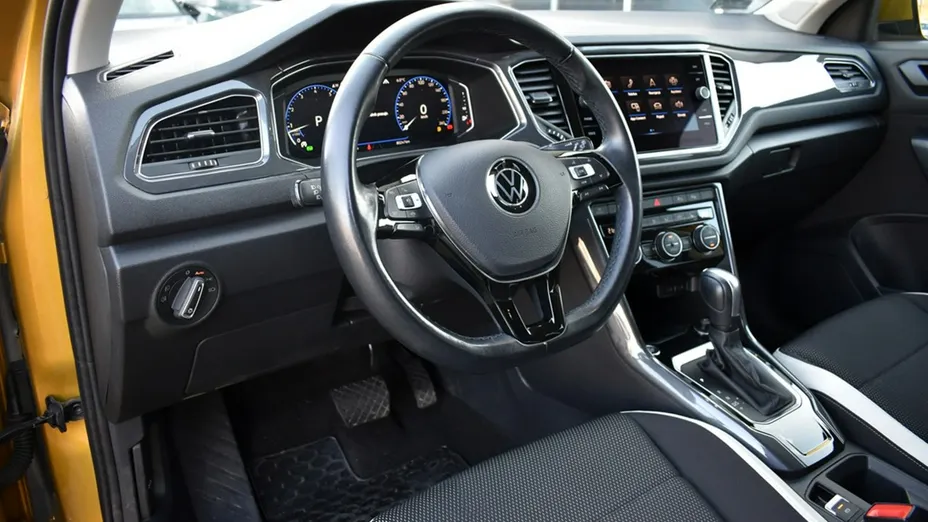 VOLKSWAGEN T-ROC -