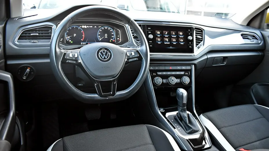 VOLKSWAGEN T-ROC -