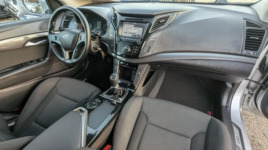 HYUNDAI i40 -
