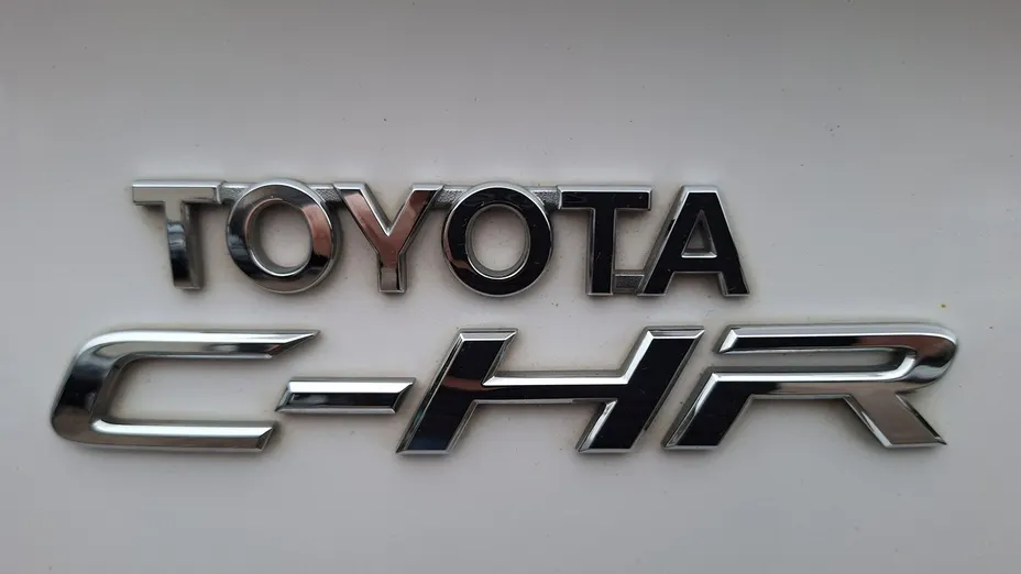 TOYOTA C-HR -