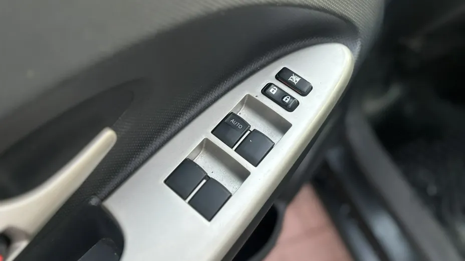 TOYOTA Urban Cruiser -