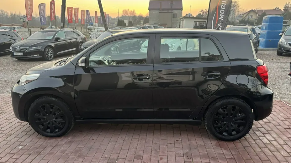 TOYOTA Urban Cruiser -