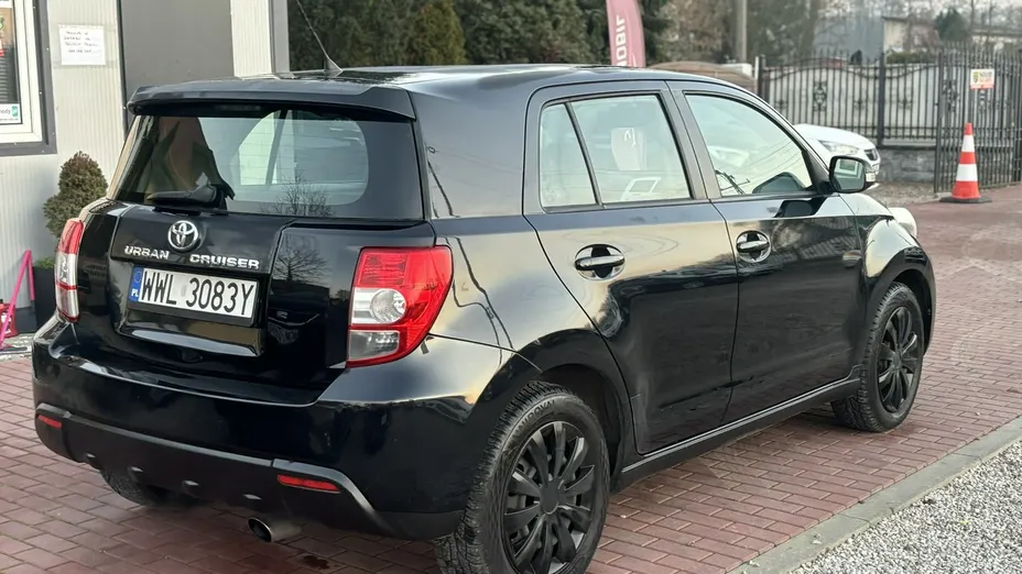 TOYOTA Urban Cruiser -