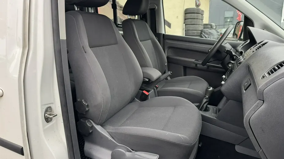 VOLKSWAGEN Caddy -
