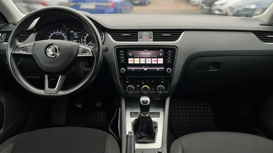 SKODA Octavia -