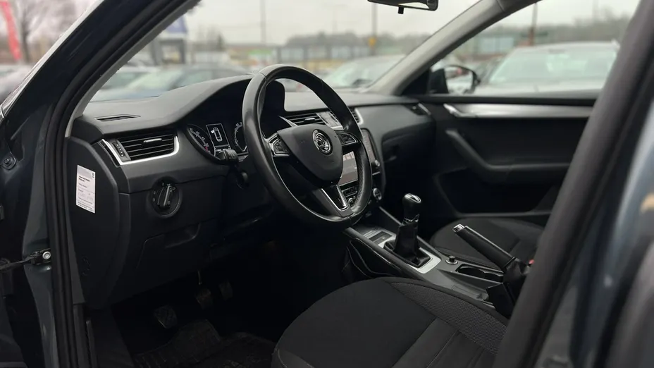 SKODA Octavia -