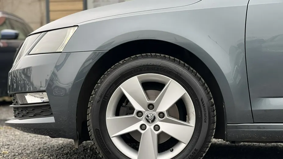 SKODA Octavia -