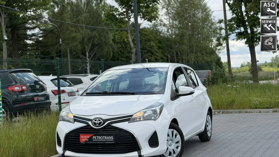 TOYOTA Yaris -