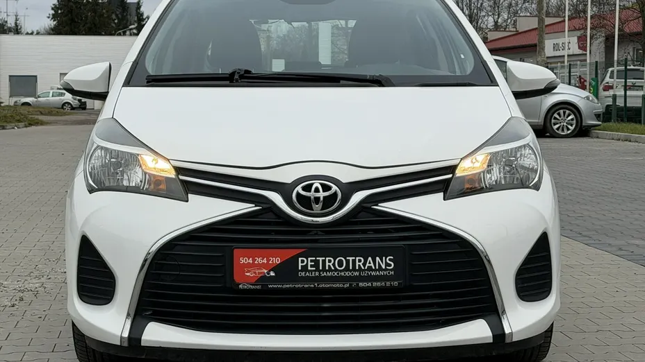 TOYOTA Yaris -