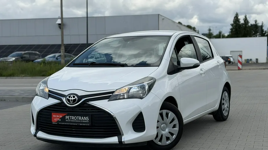 TOYOTA Yaris -