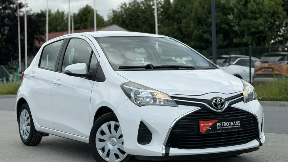 TOYOTA Yaris -