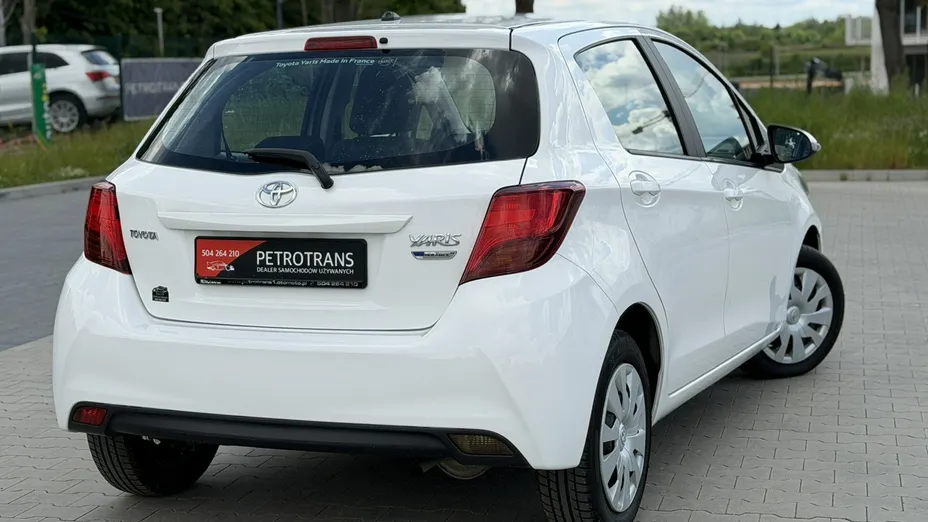 TOYOTA Yaris -