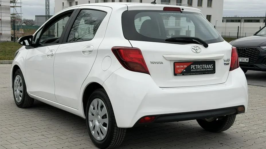 TOYOTA Yaris -