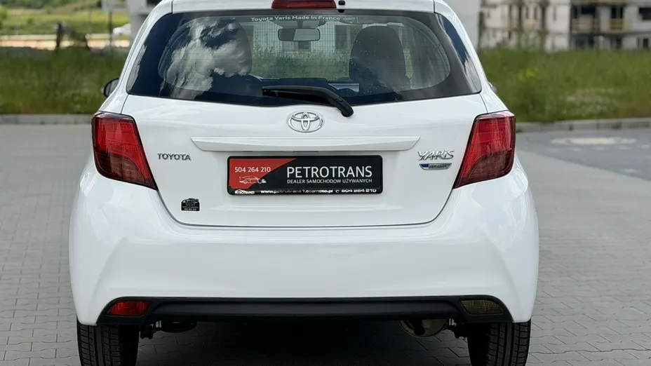 TOYOTA Yaris -