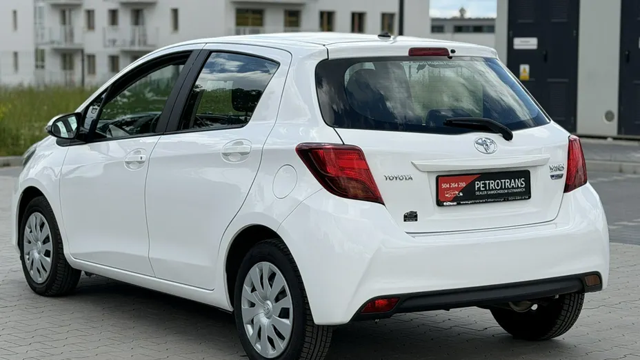 TOYOTA Yaris -