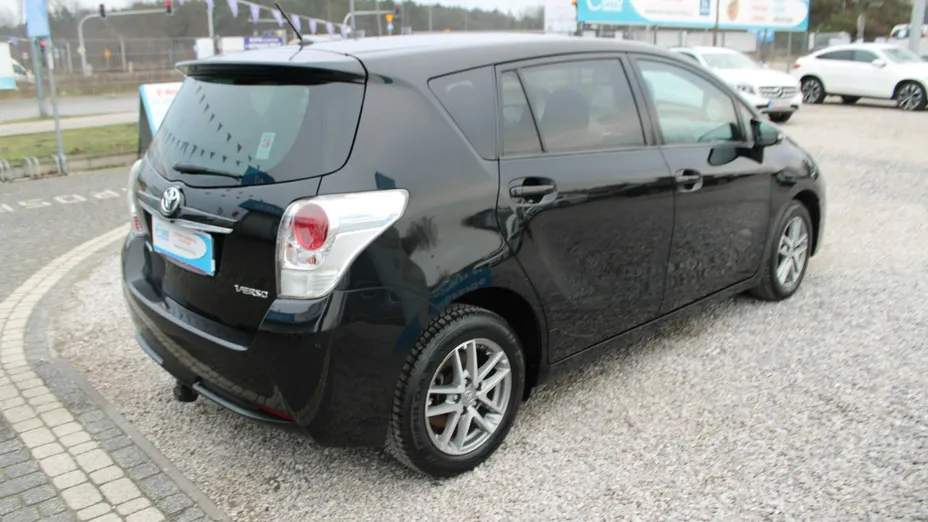 TOYOTA Verso -