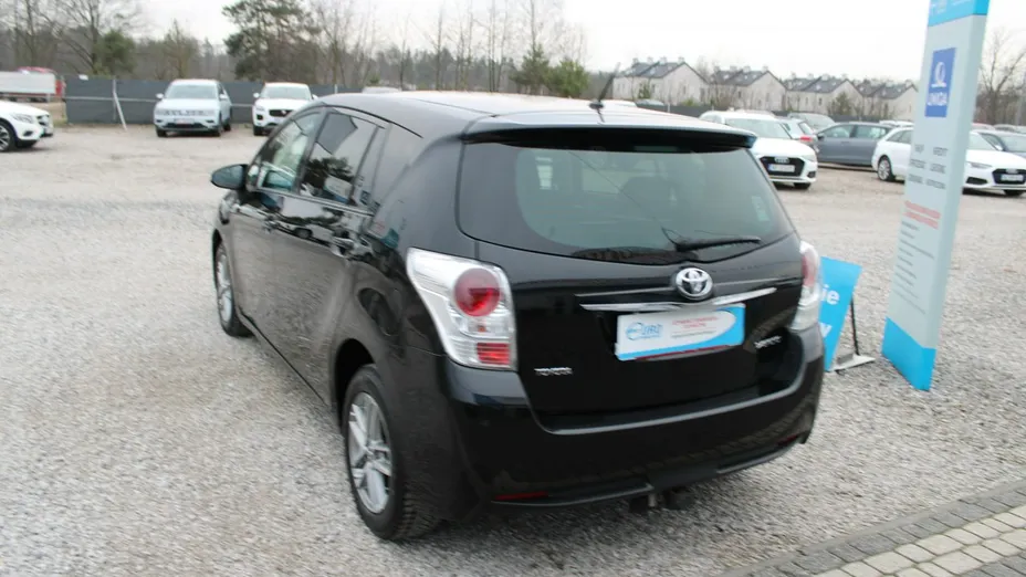 TOYOTA Verso -